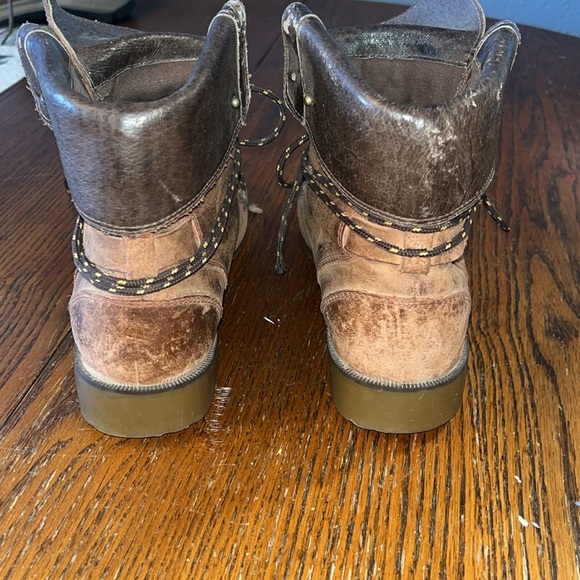 Teva boots - Picture 3 of 11